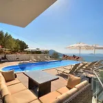 Ahiska Villa